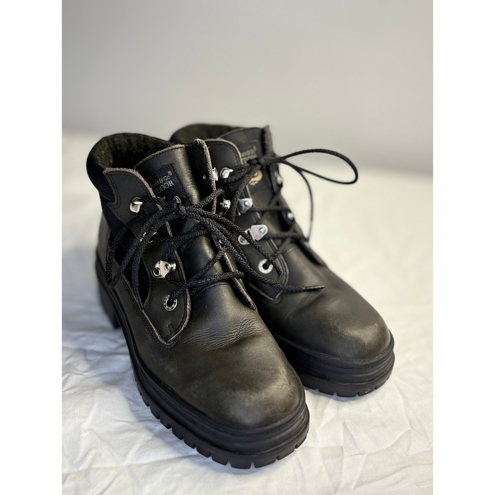 Vintage G.H. Bass & Co woman's leather ankle boots size 6m